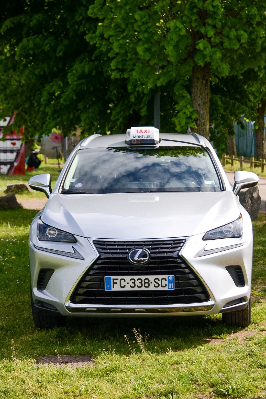 Lexus NX 300h — AB Taxi Montluel, vue de face